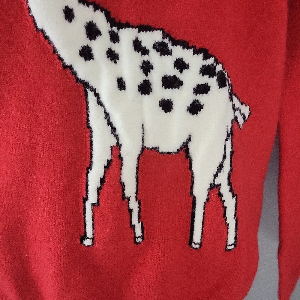 Red Deer Pattern Sweater - Picture 6 of 11